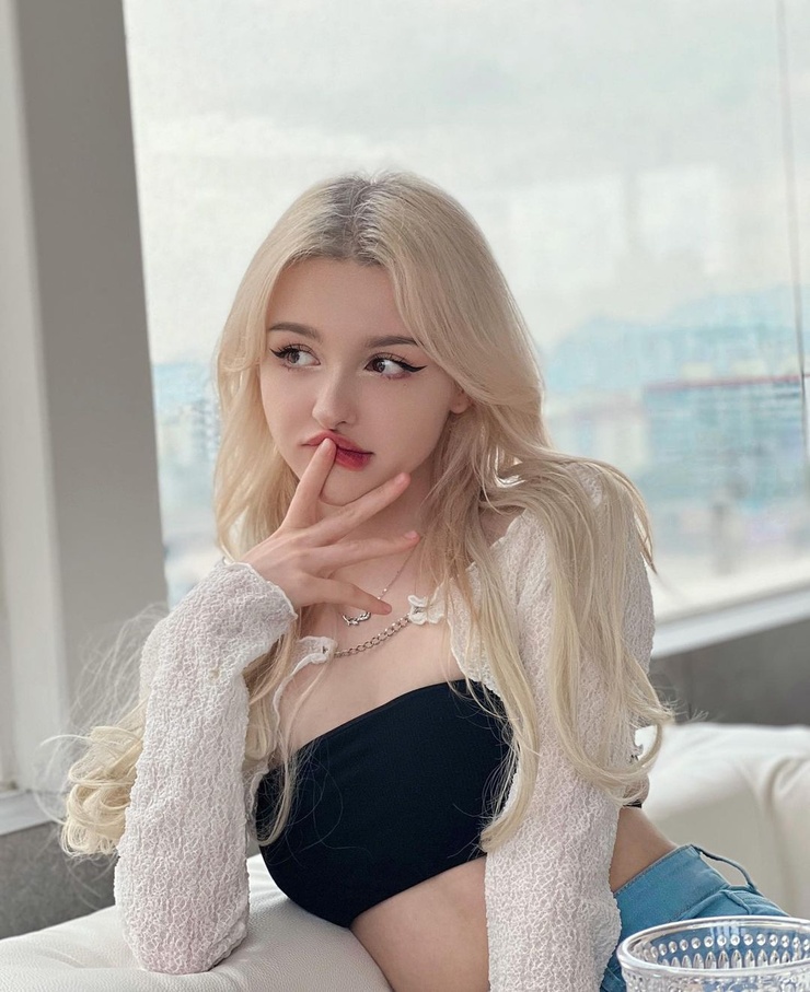 Elina Karimova Elina Karimova