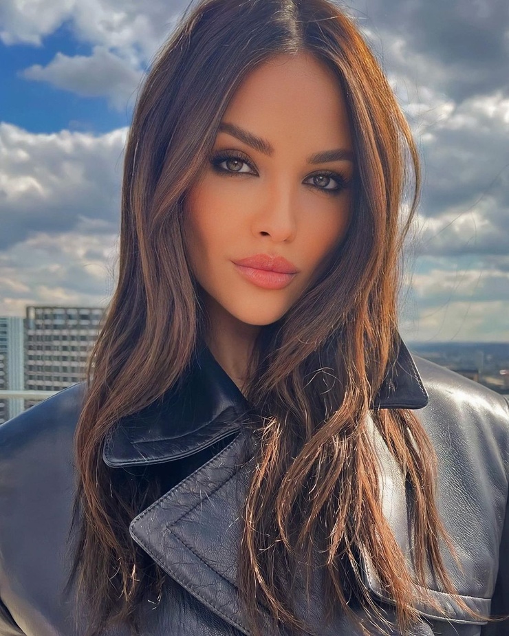 Eiza Gonzalez Eiza Gonzalez