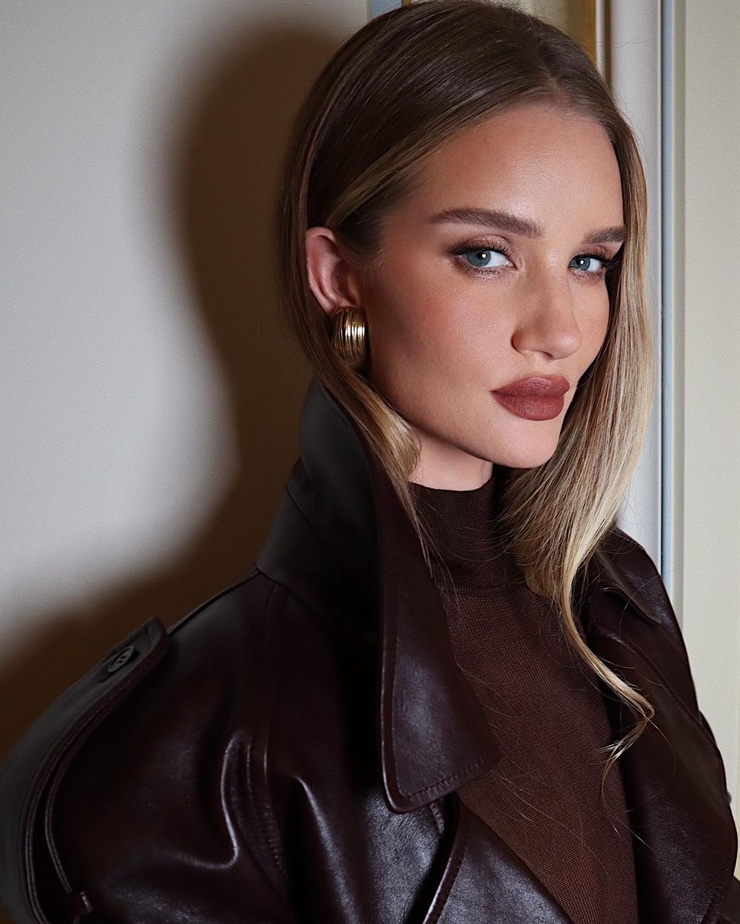Rosie Huntington-Whiteley Rosie Huntington-Whiteley