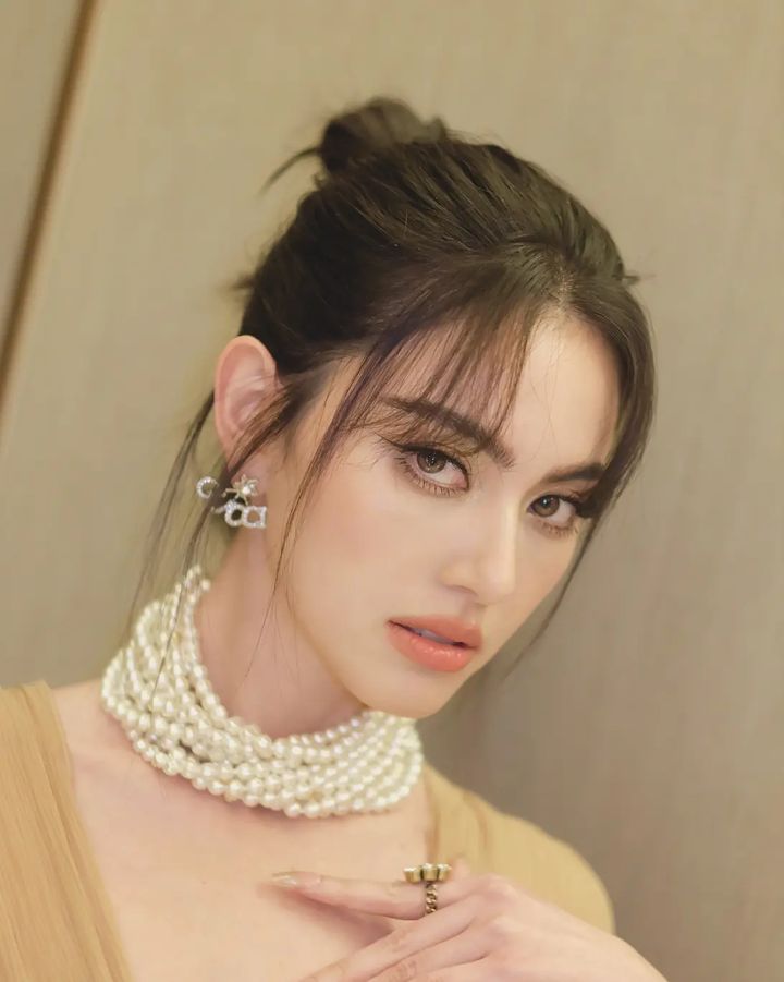 Davika Hoorne Davika Hoorne