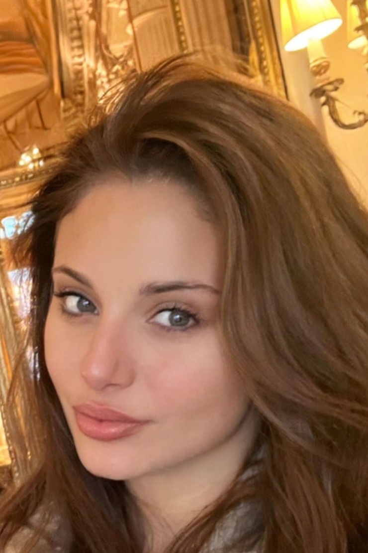 Carina Zavline Carina Zavline