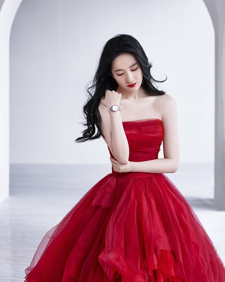 Yifei Liu