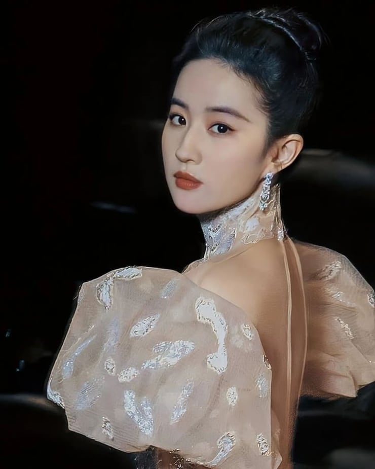 Yifei Liu