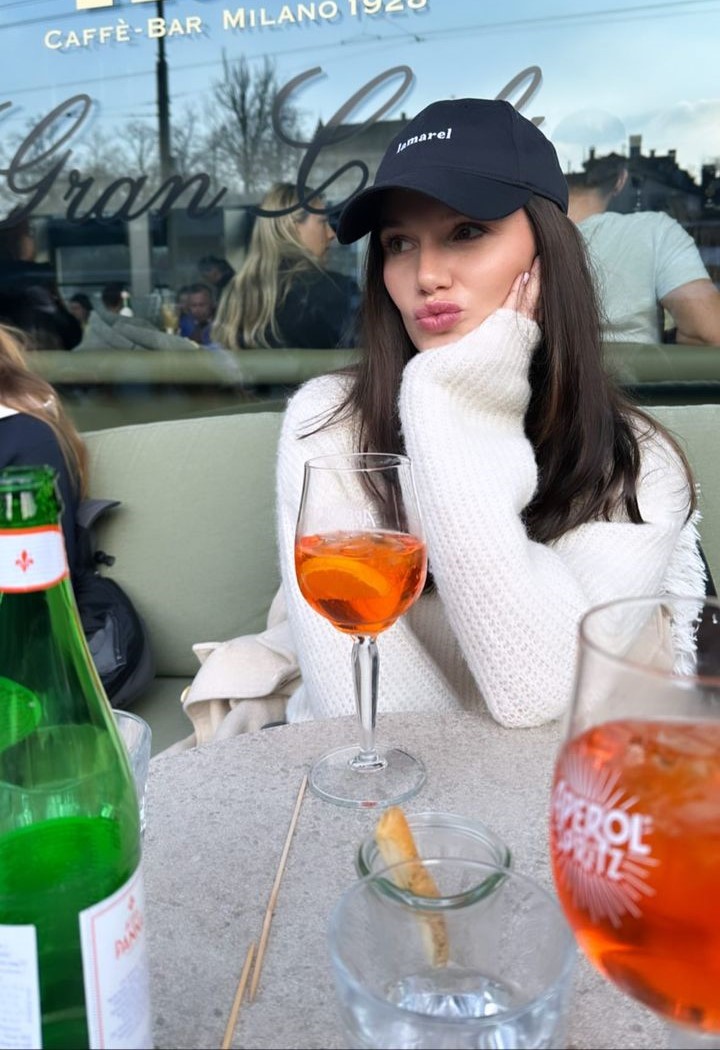 Hailey Outland