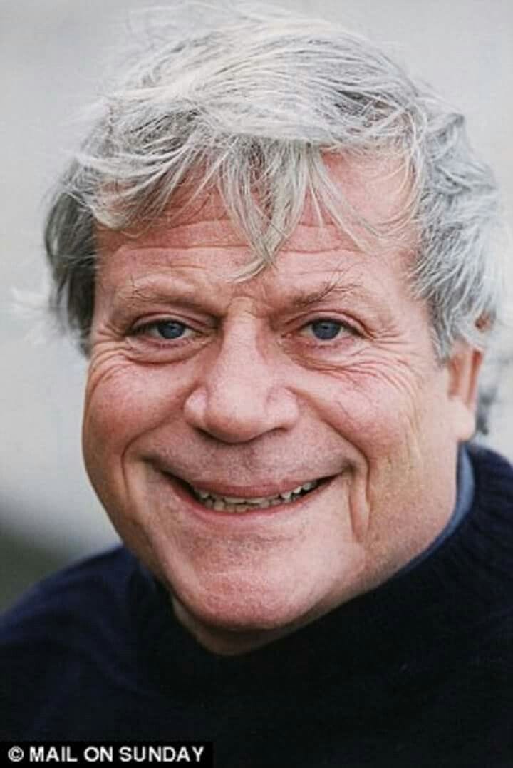 Picture of Oliver Reed