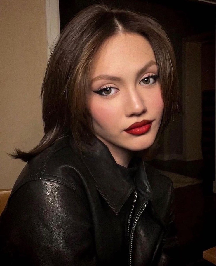 Iris Apatow