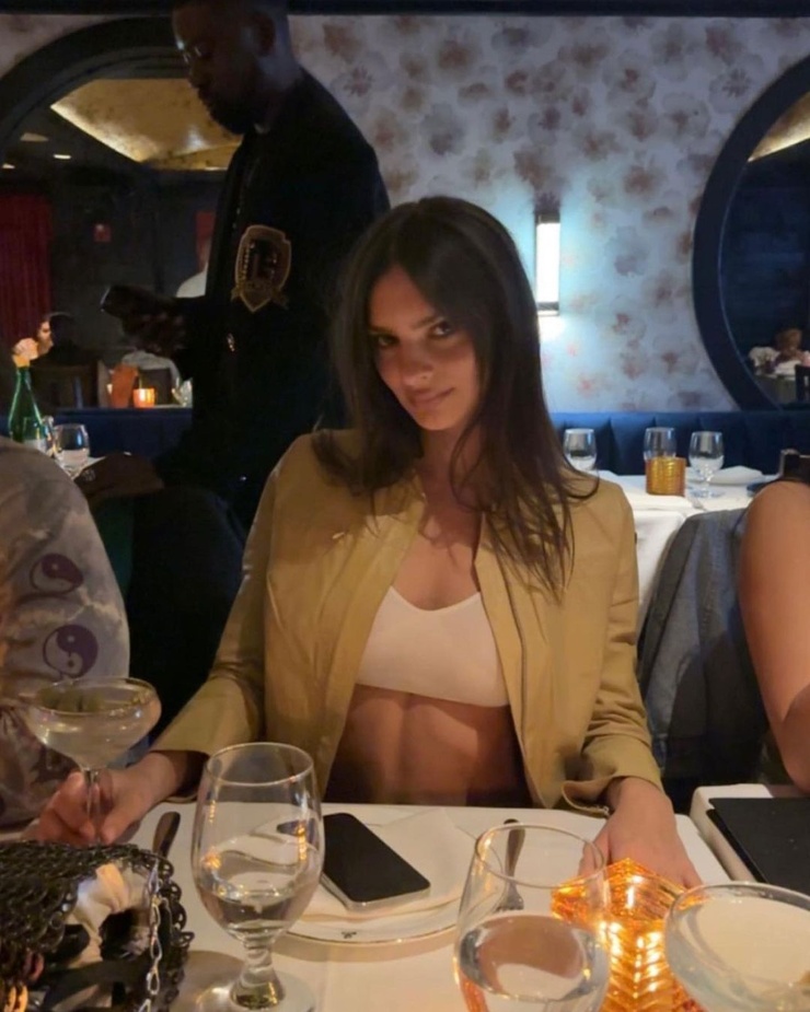 Emily Ratajkowski