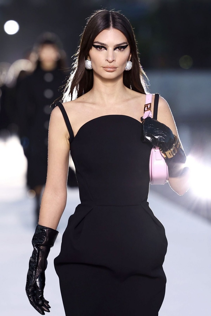 Emily Ratajkowski