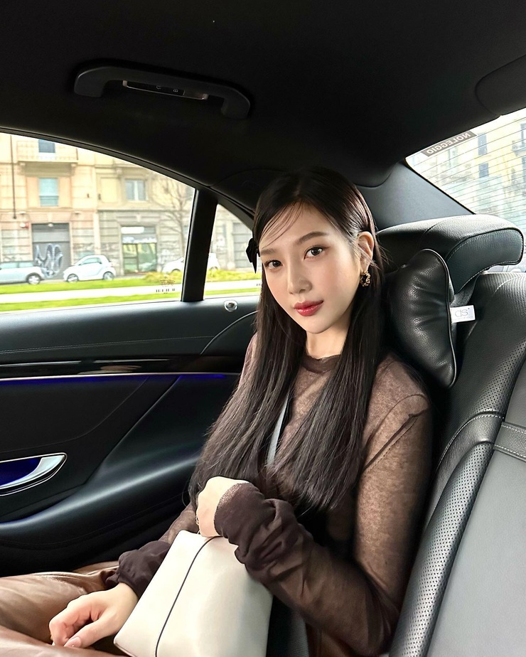 Joy (Park Soo Young)
