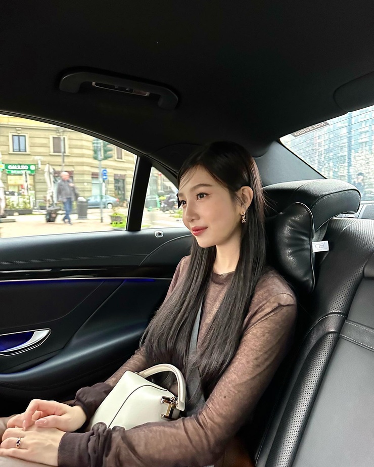 Joy (Park Soo Young)