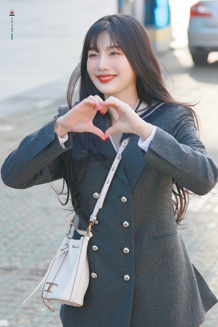 Joy (Park Soo Young)
