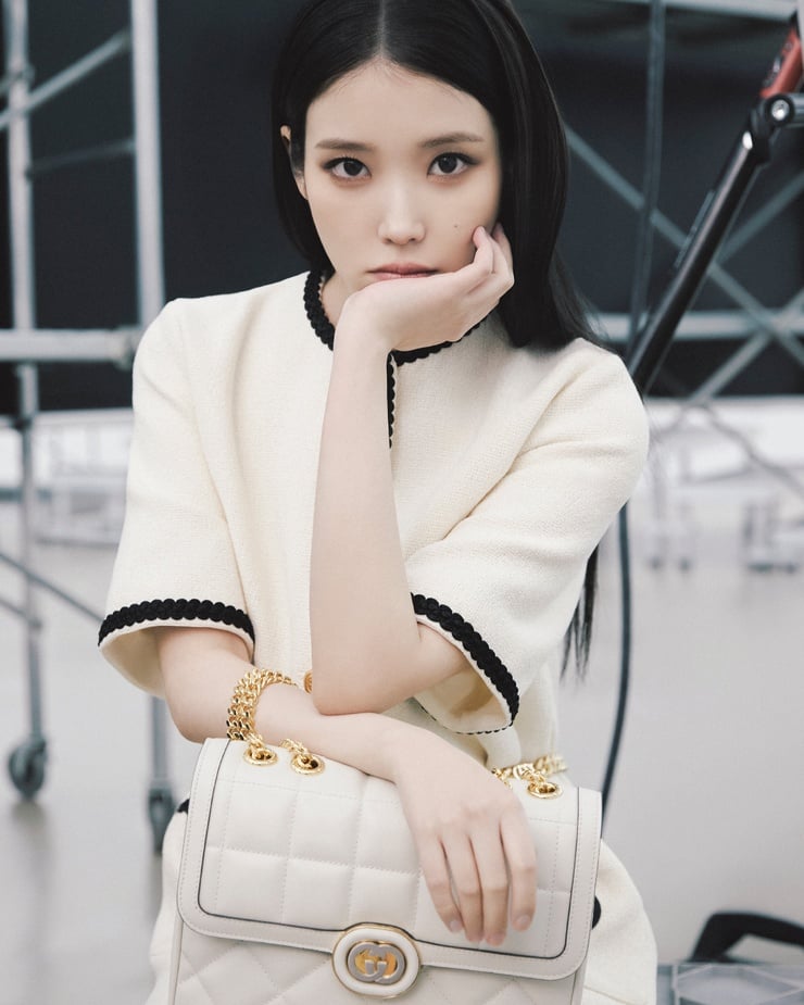 IU IU
