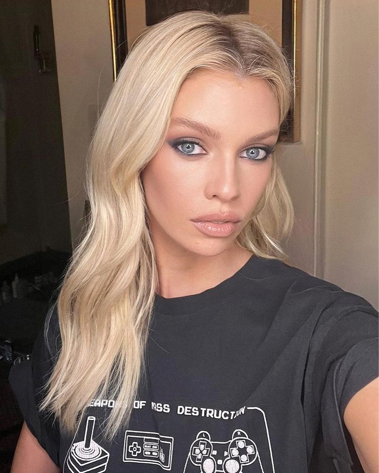 Stella Maxwell Stella Maxwell