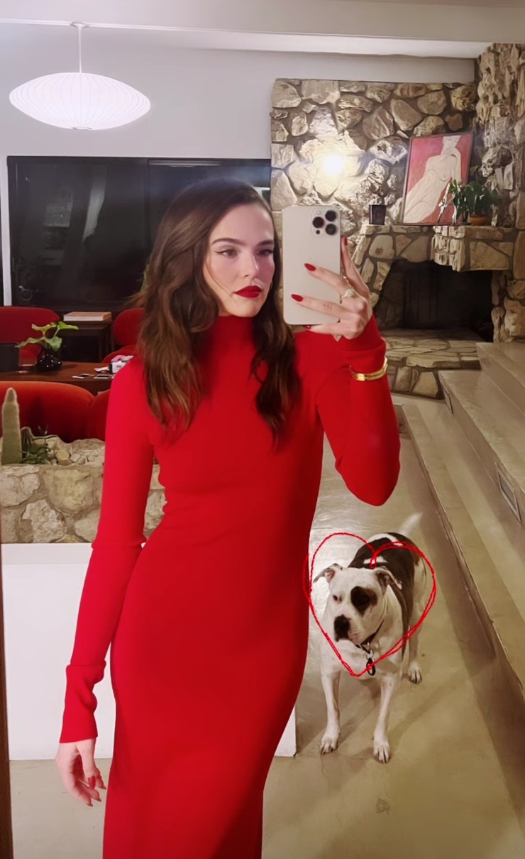 Zoey Deutch