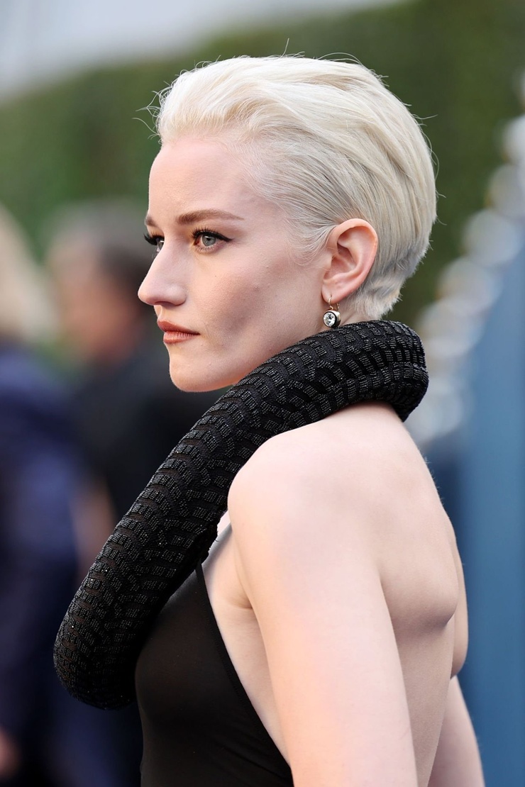 Julia Garner