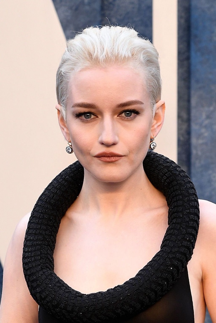 Julia Garner