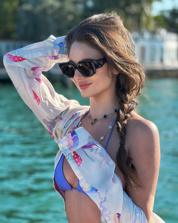 Carina Zavline