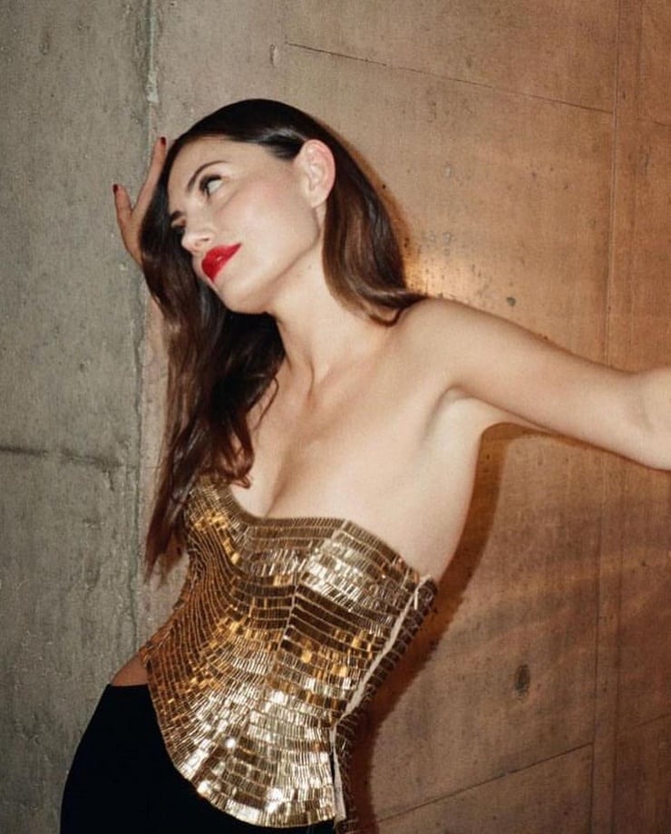 Phoebe Tonkin