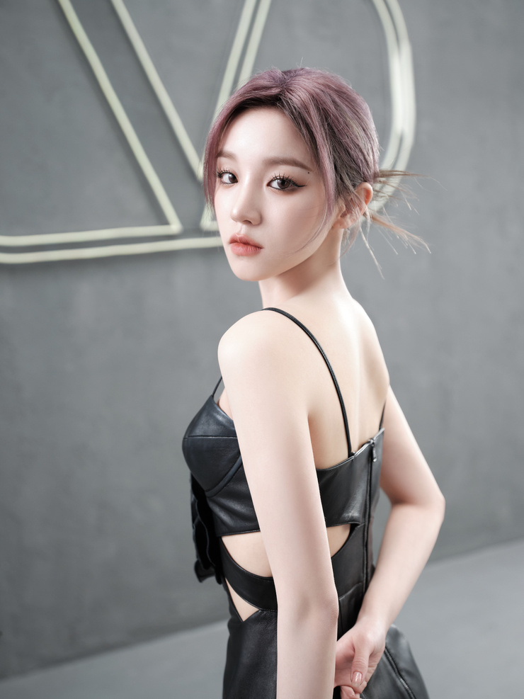 Yuqi Yuqi