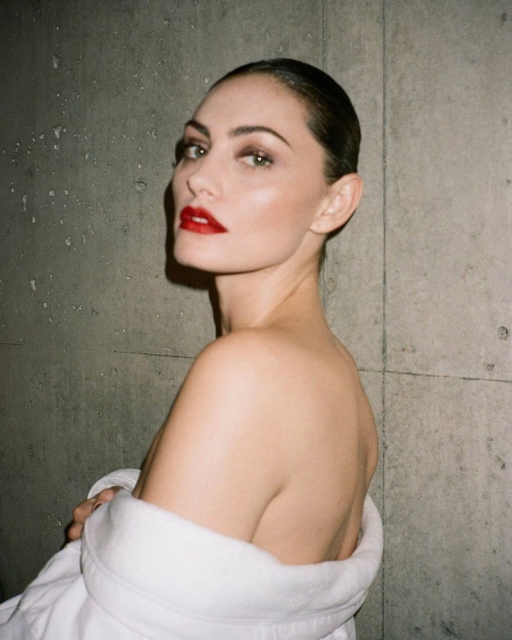 Phoebe Tonkin