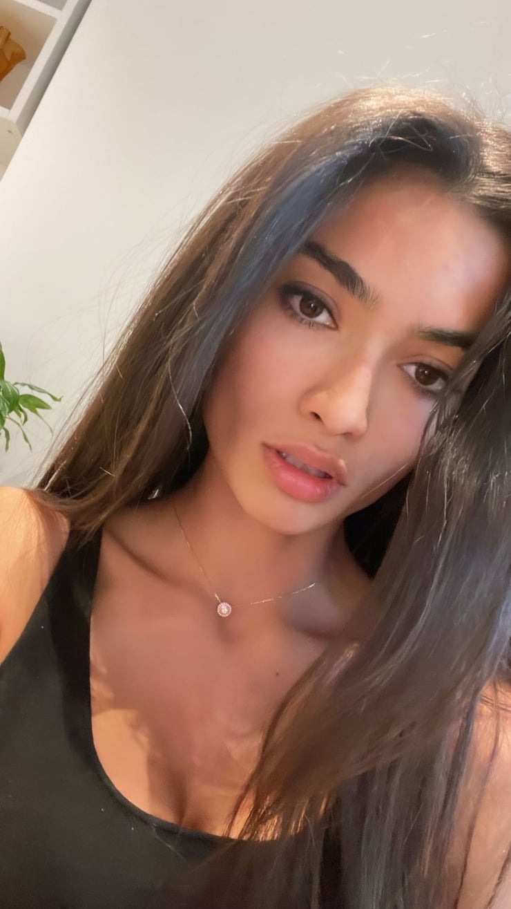 Picture Of Kelly Gale