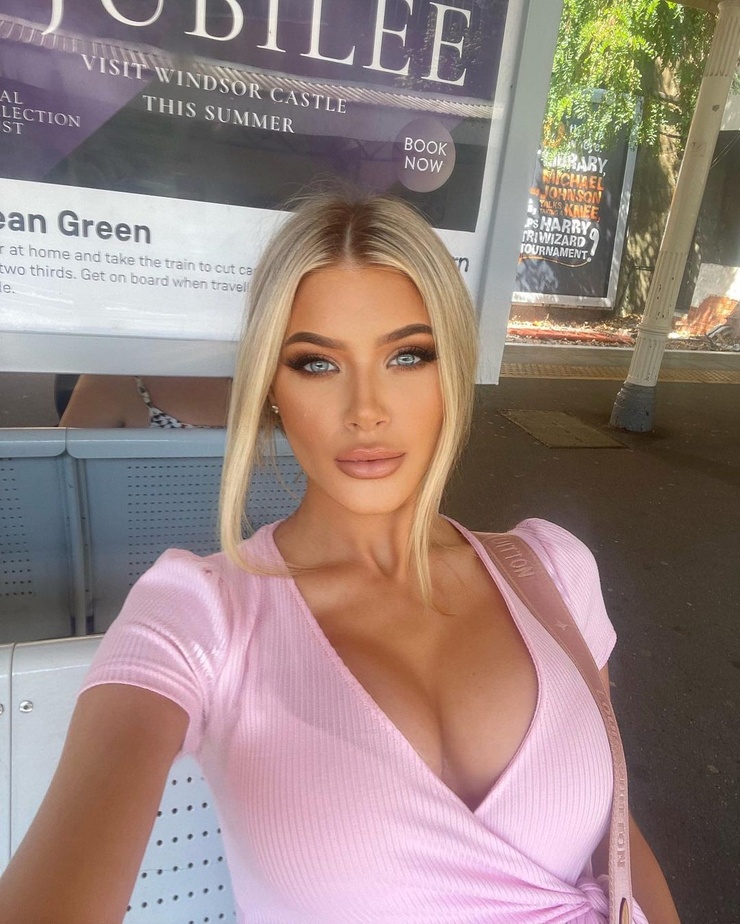 Ellie Brown-Wood Ellie Brown-Wood