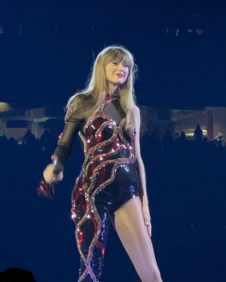 Taylor Swift image