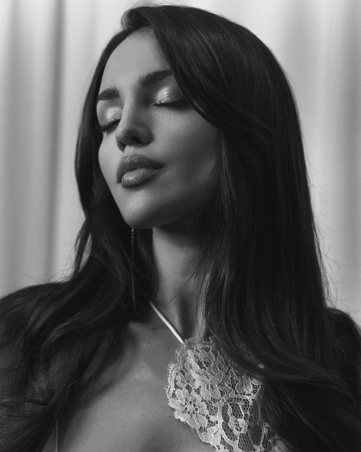 Eiza Gonzalez Eiza Gonzalez