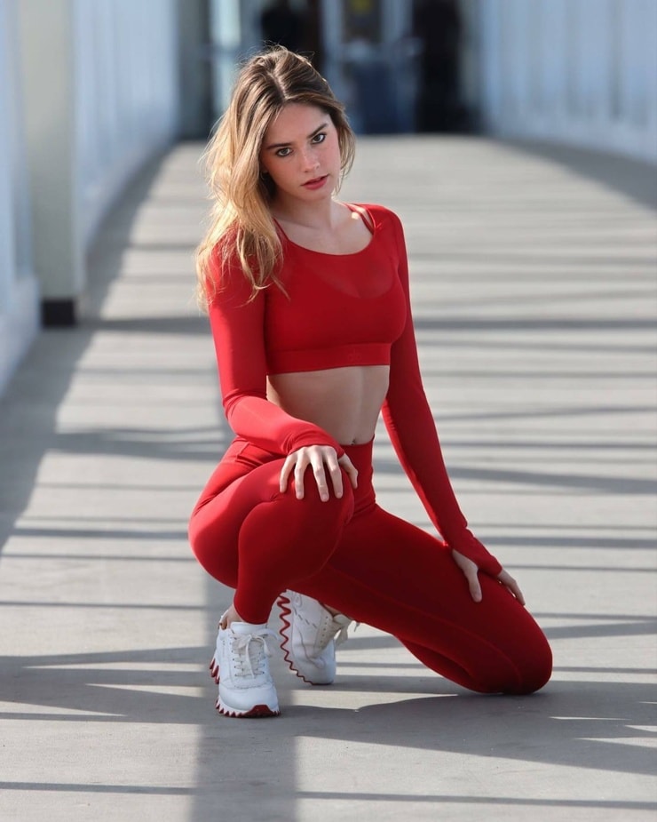 Makenzie Raine