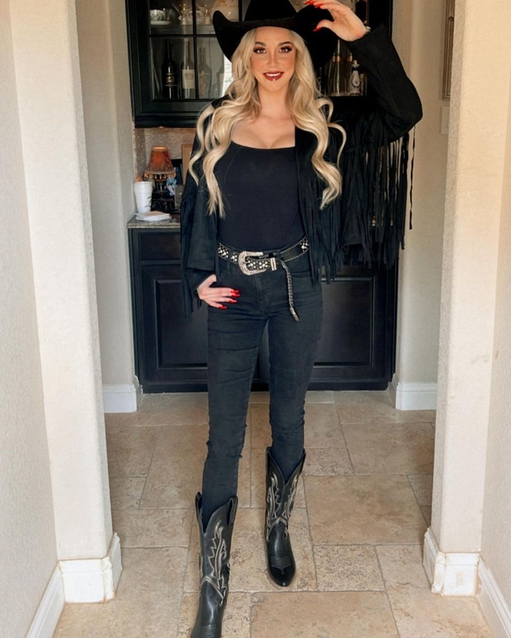 Picture of Caitlin Arnett