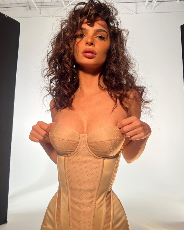 Emily Ratajkowski Emily Ratajkowski