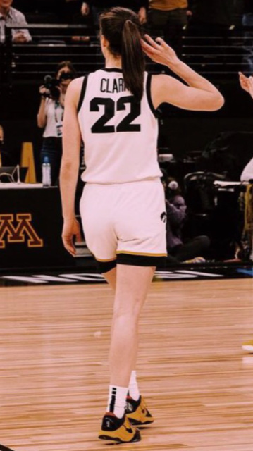 Caitlin Clark (ii)