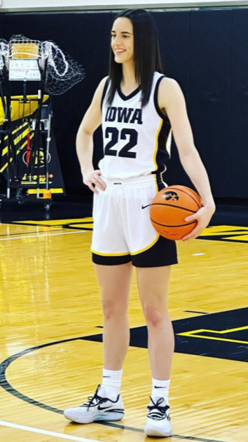 Caitlin Clark (ii)