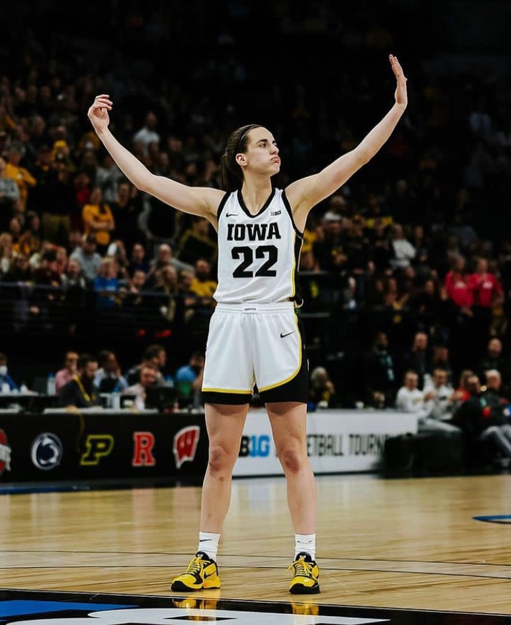 Caitlin Clark (ii)