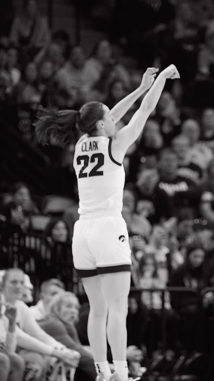 Caitlin Clark (ii)