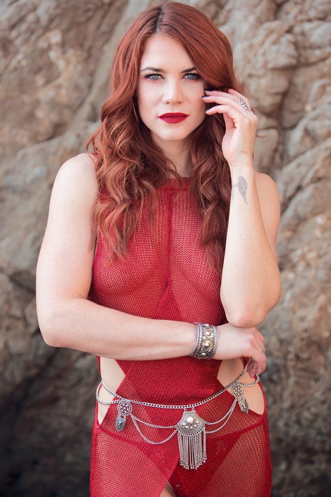 Courtney Hope Courtney Hope
