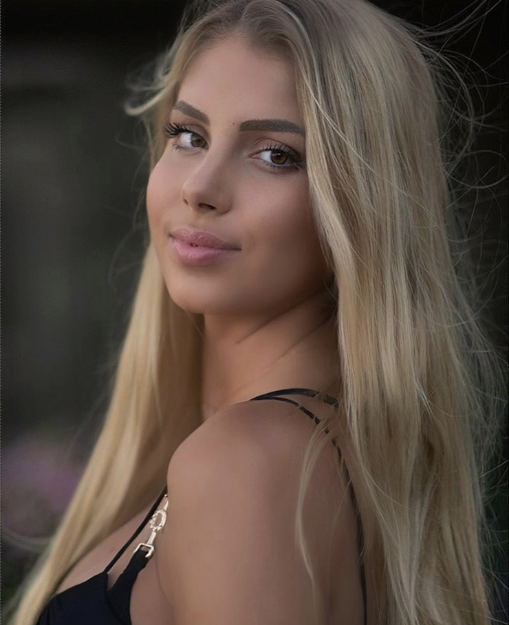 picture-of-andreea-dragoi