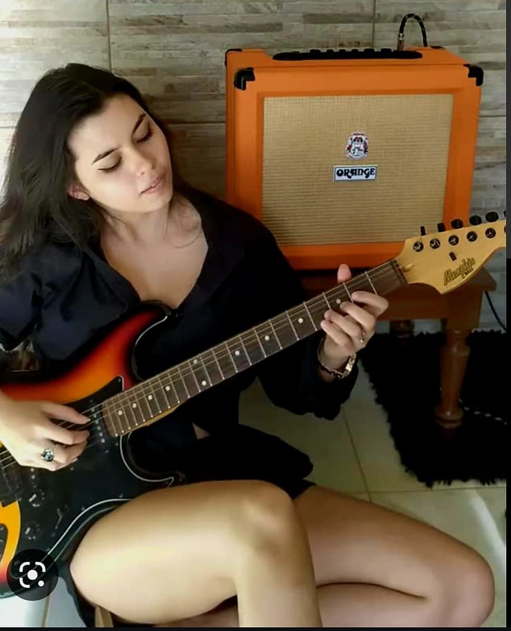 Larissa Liveir Larissa Liveir