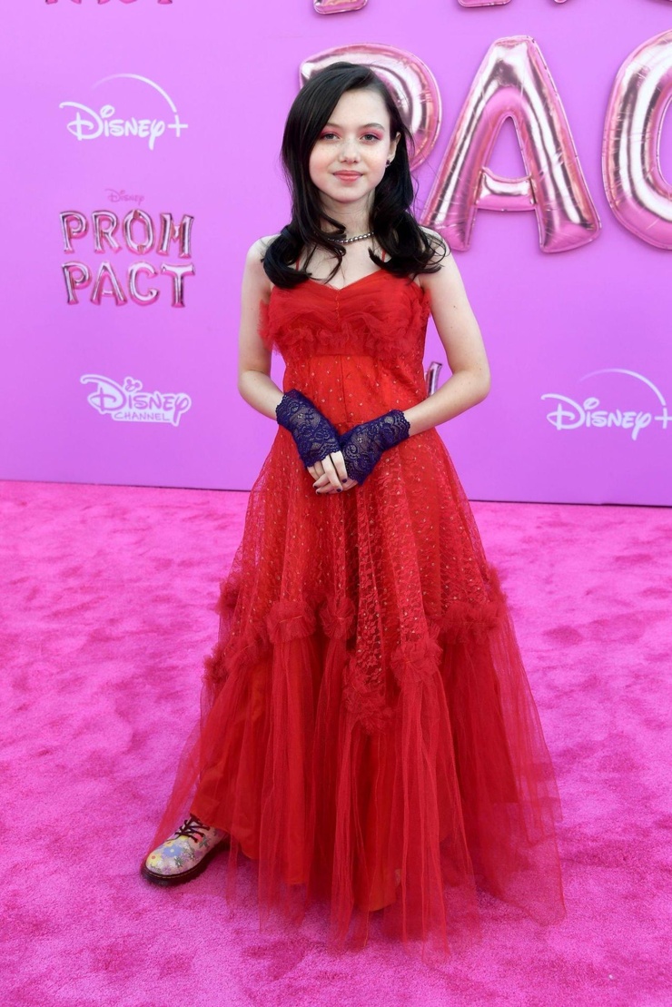 Violet McGraw