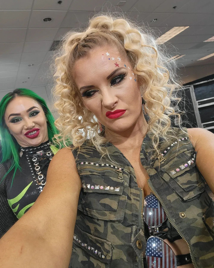 Lacey Evans