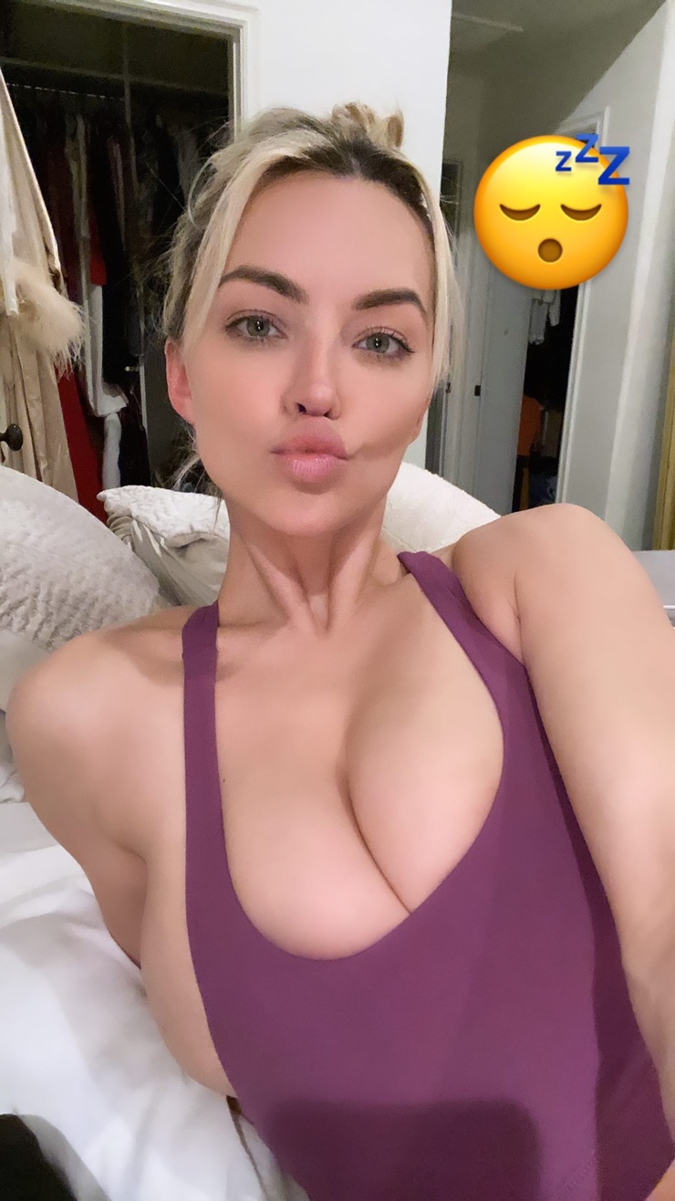 Lindsey Pelas Lindsey Pelas