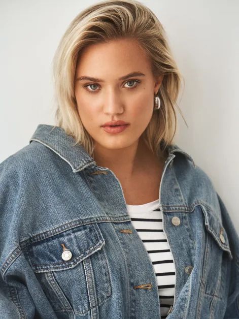 Tess Duval
