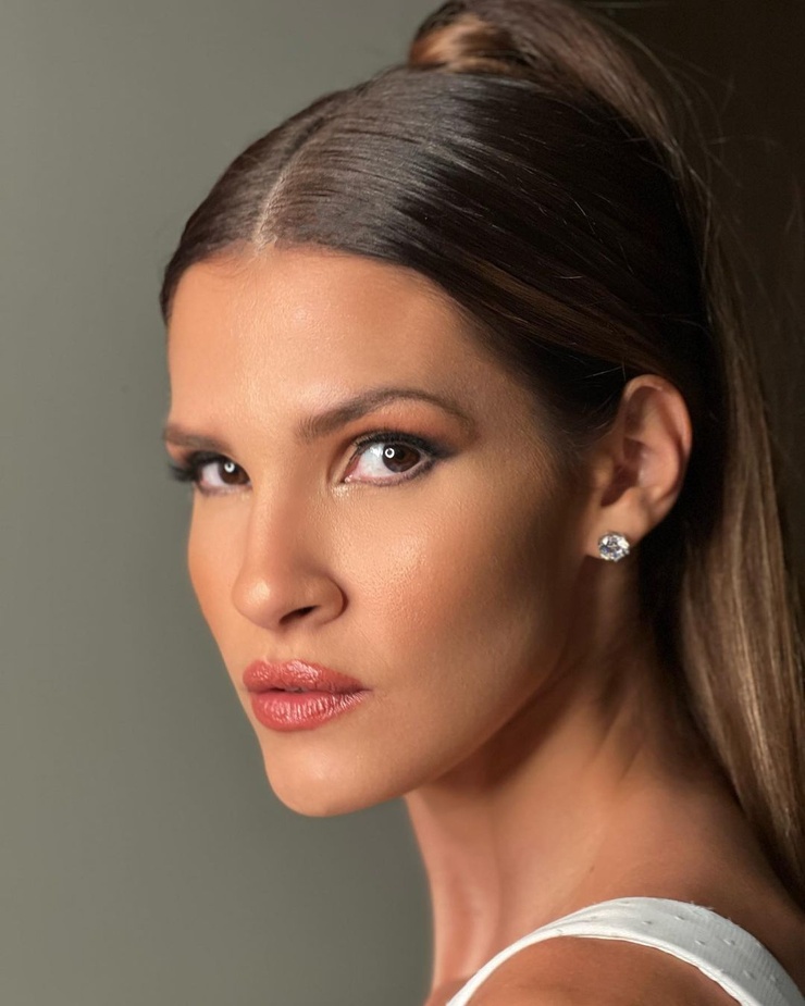 Camila Andrade model