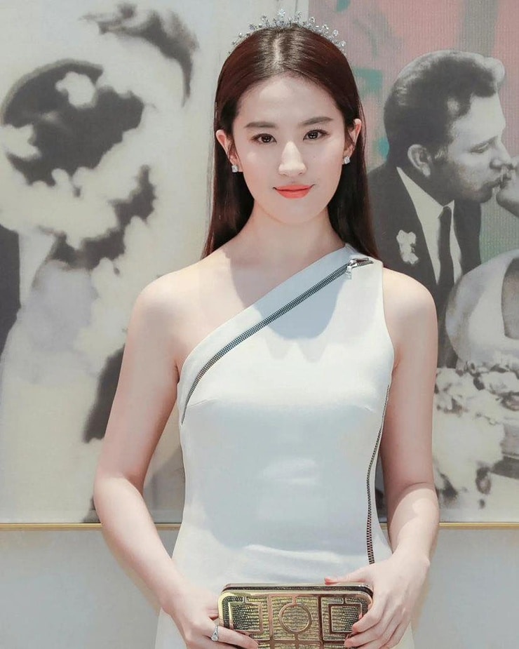 Yifei Liu Yifei Liu