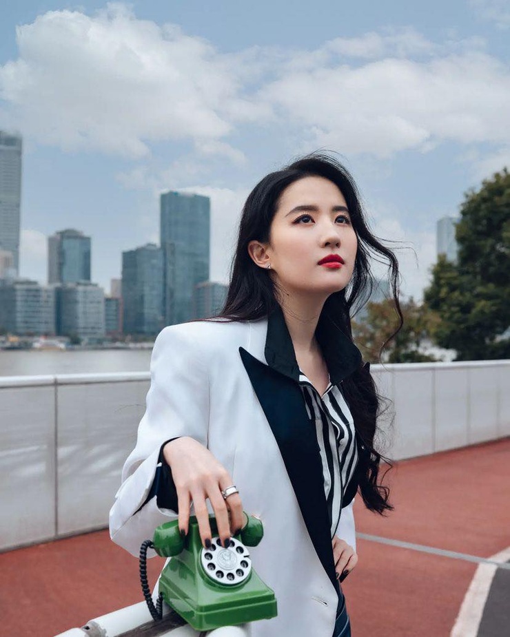 Yifei Liu