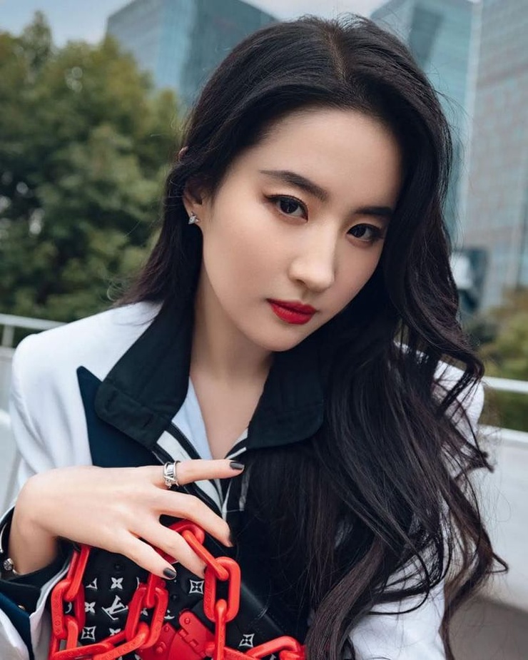 Yifei Liu Yifei Liu