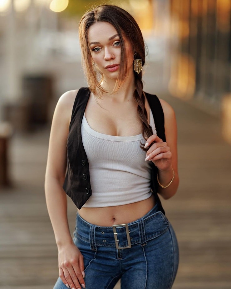 Ava F Grace
