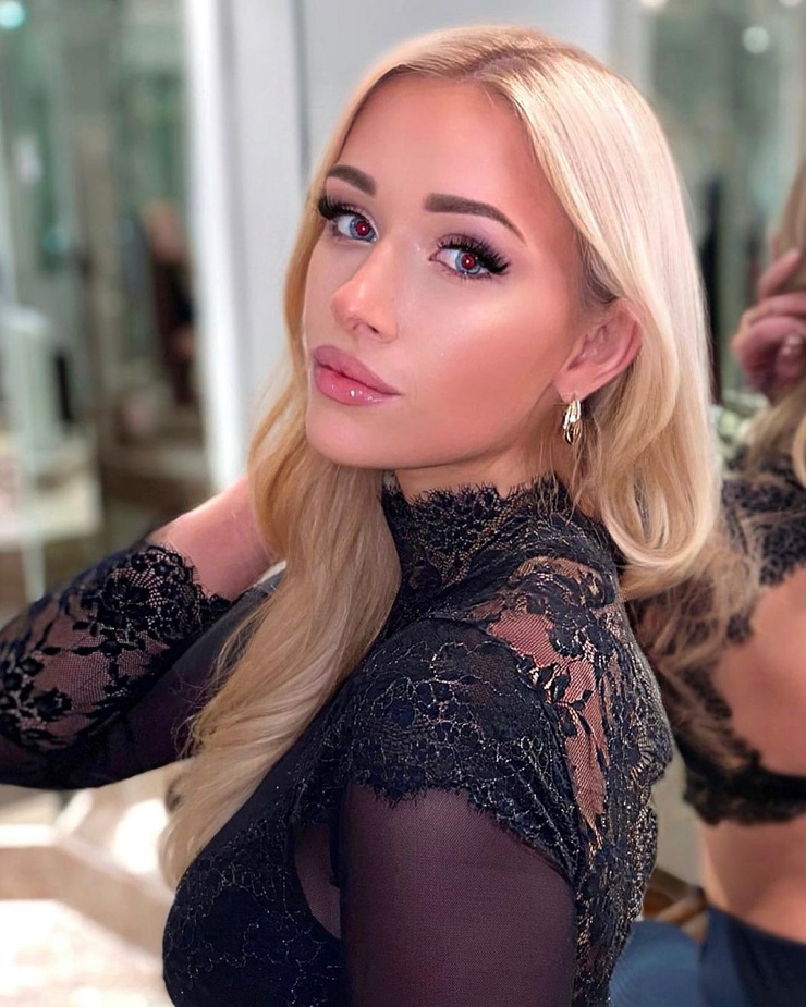 Nicole Deliah Nicole Deliah