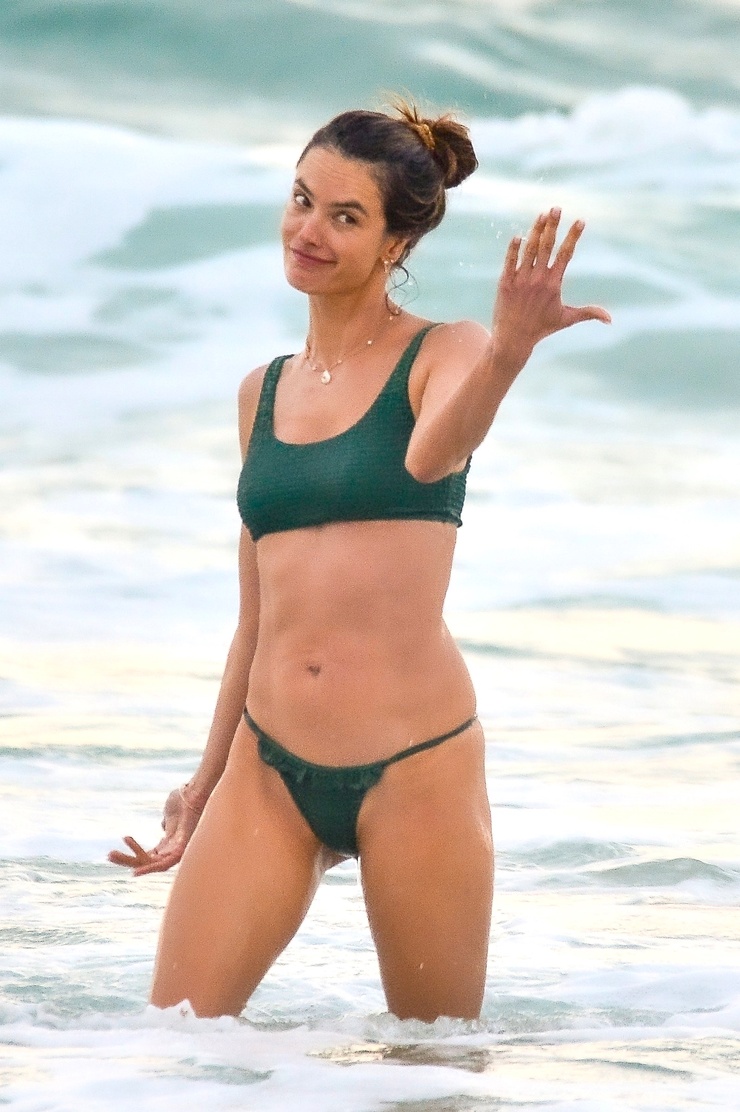 Alessandra Ambrosio Alessandra Ambrosio
