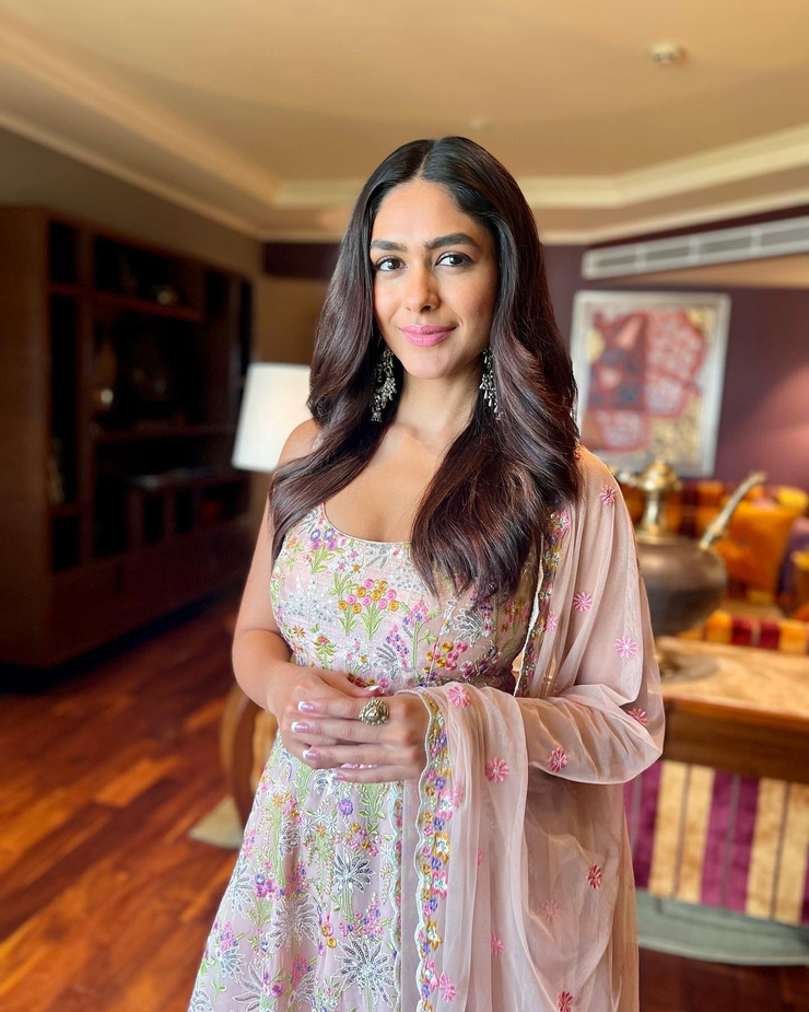 Mrunal Thakur